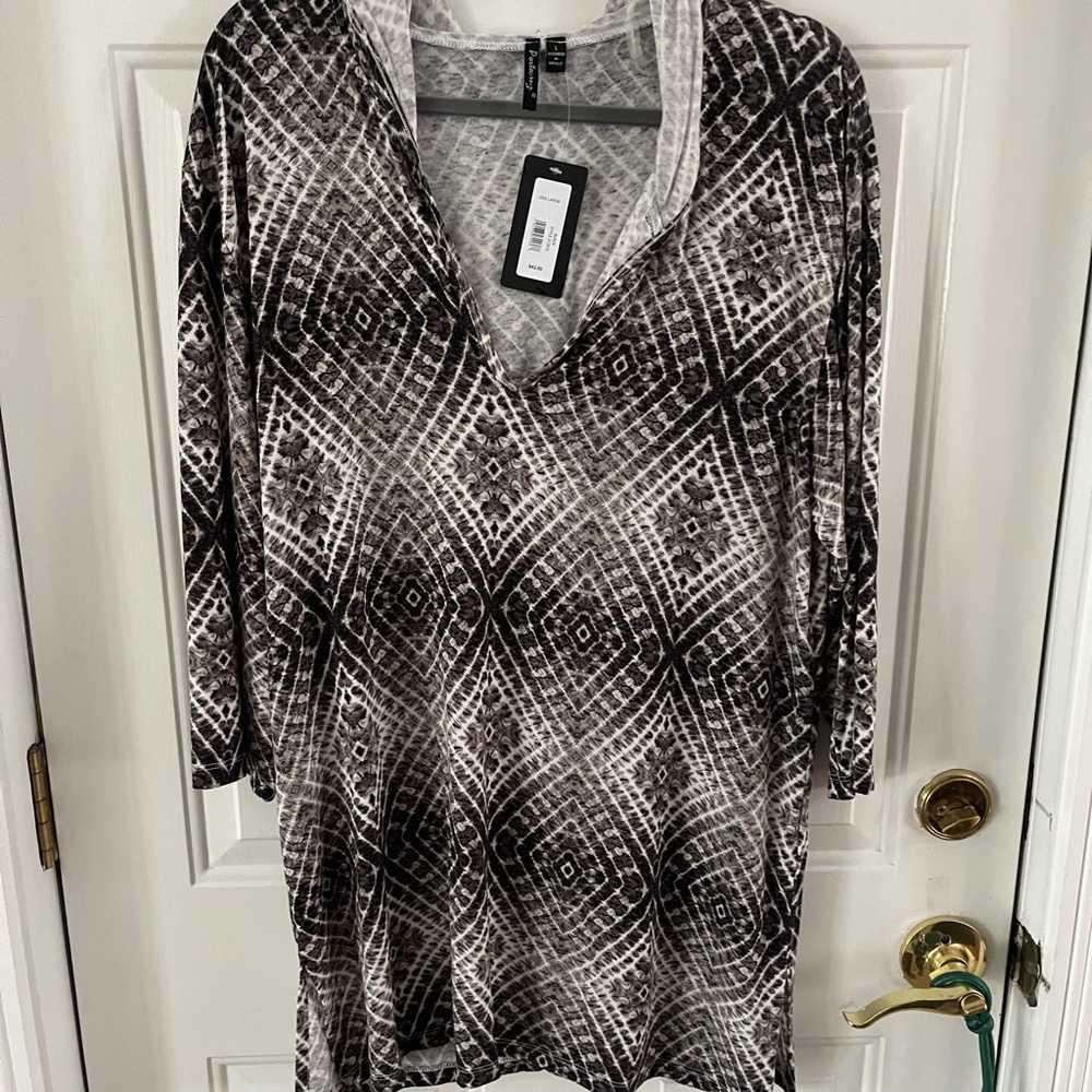 Black and White Geometric Women's swimsuit coverup new
